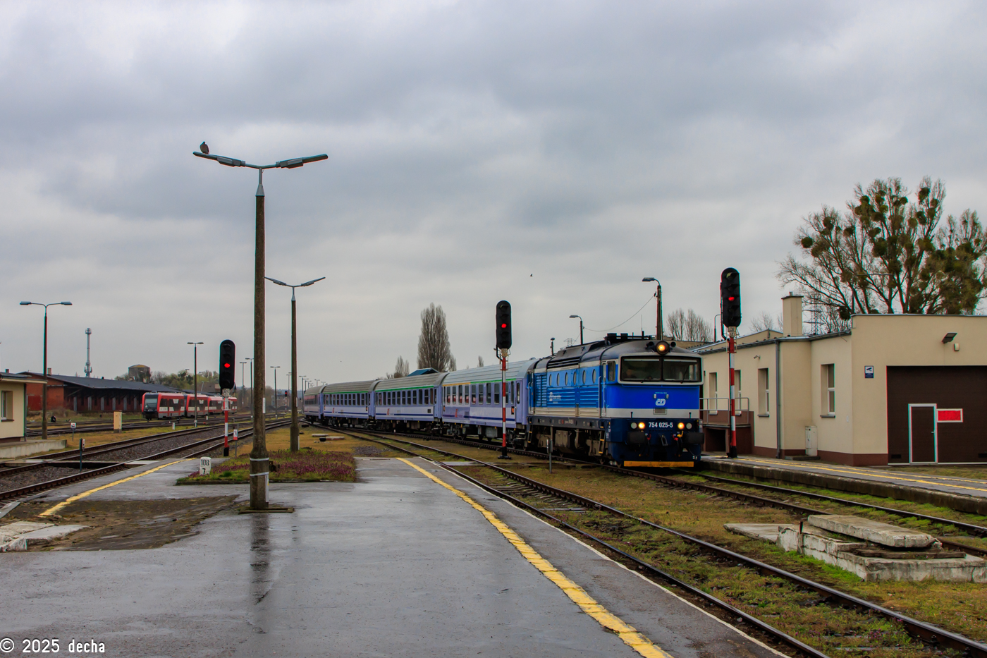754 025-5