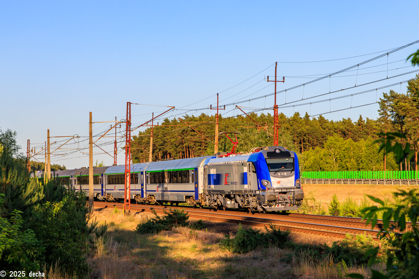 EU160-075
