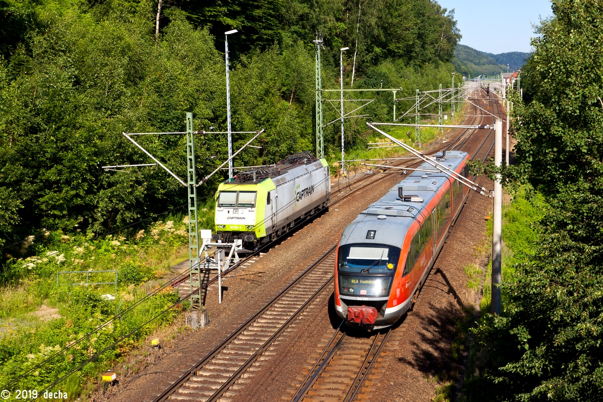 642 032