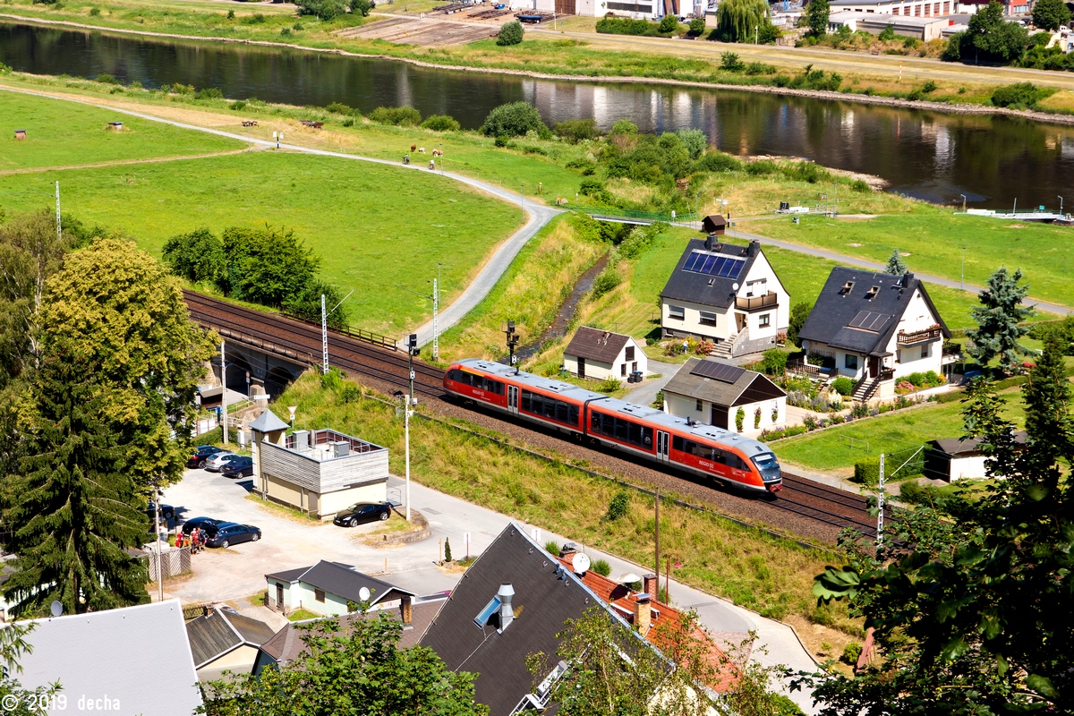 642 032