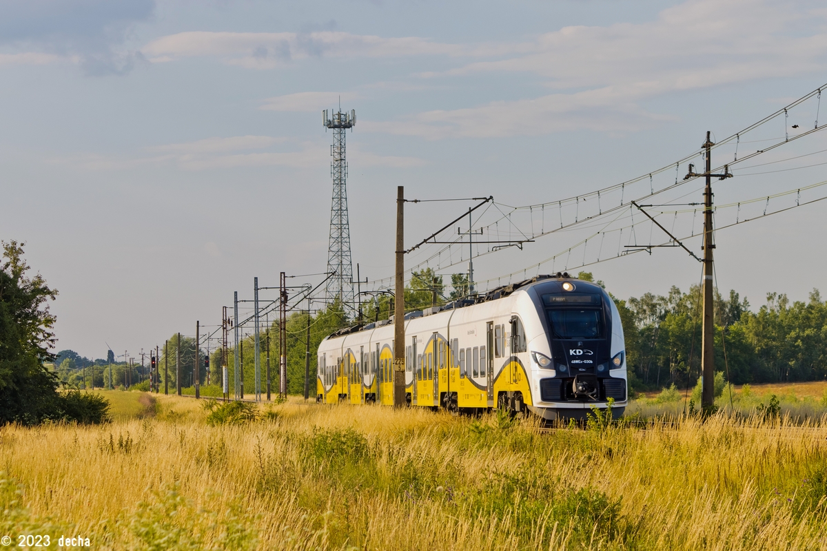 48WEc-030