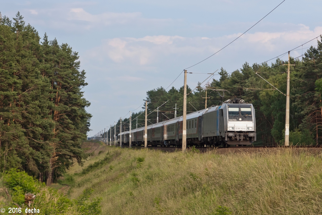 E186 143-4