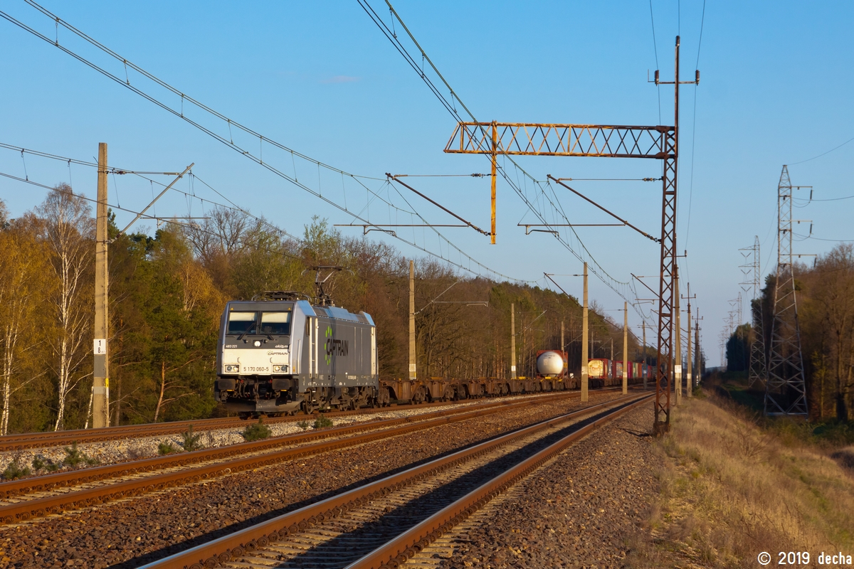 483 221