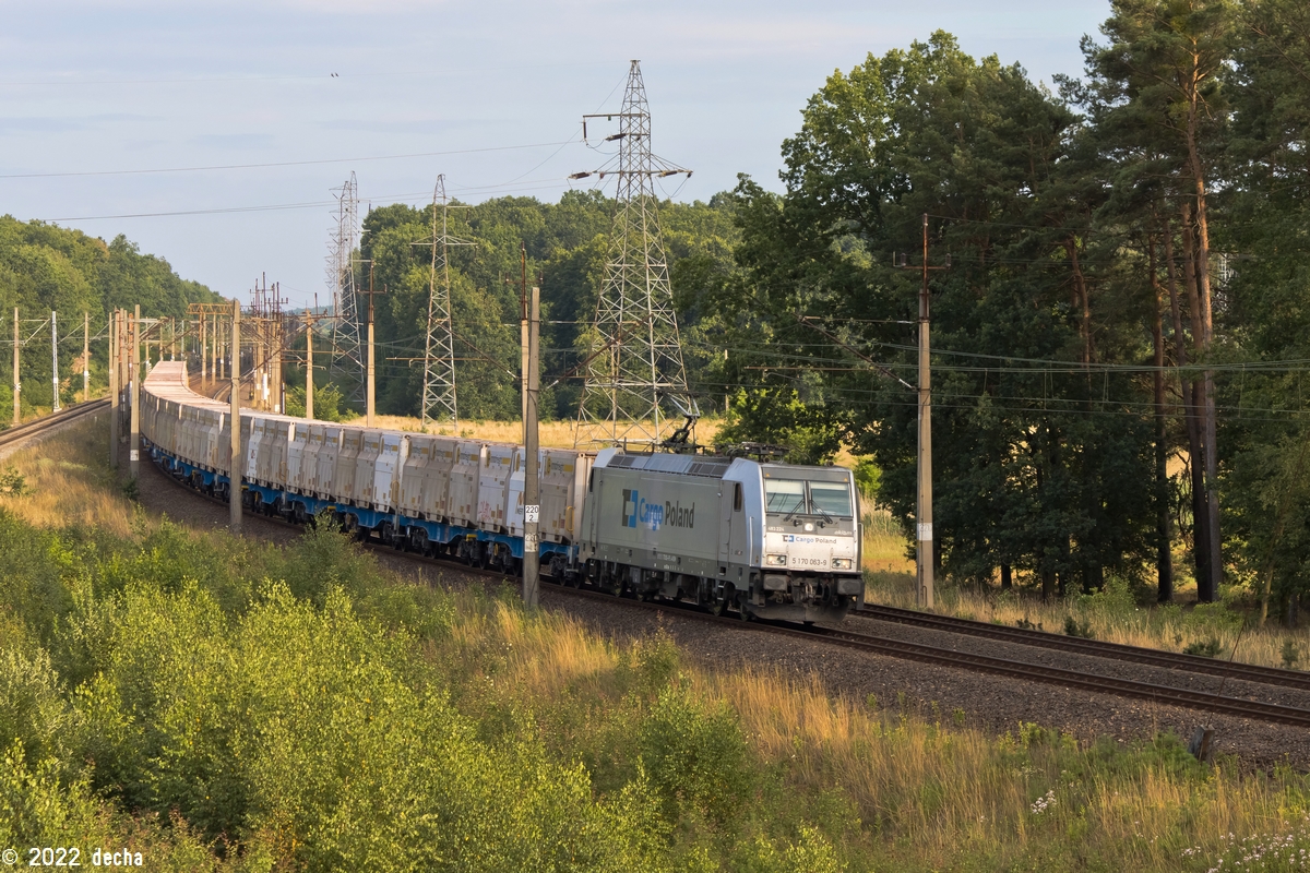 483 224