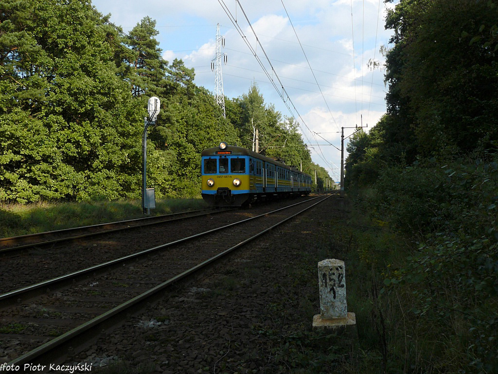 EN57-687