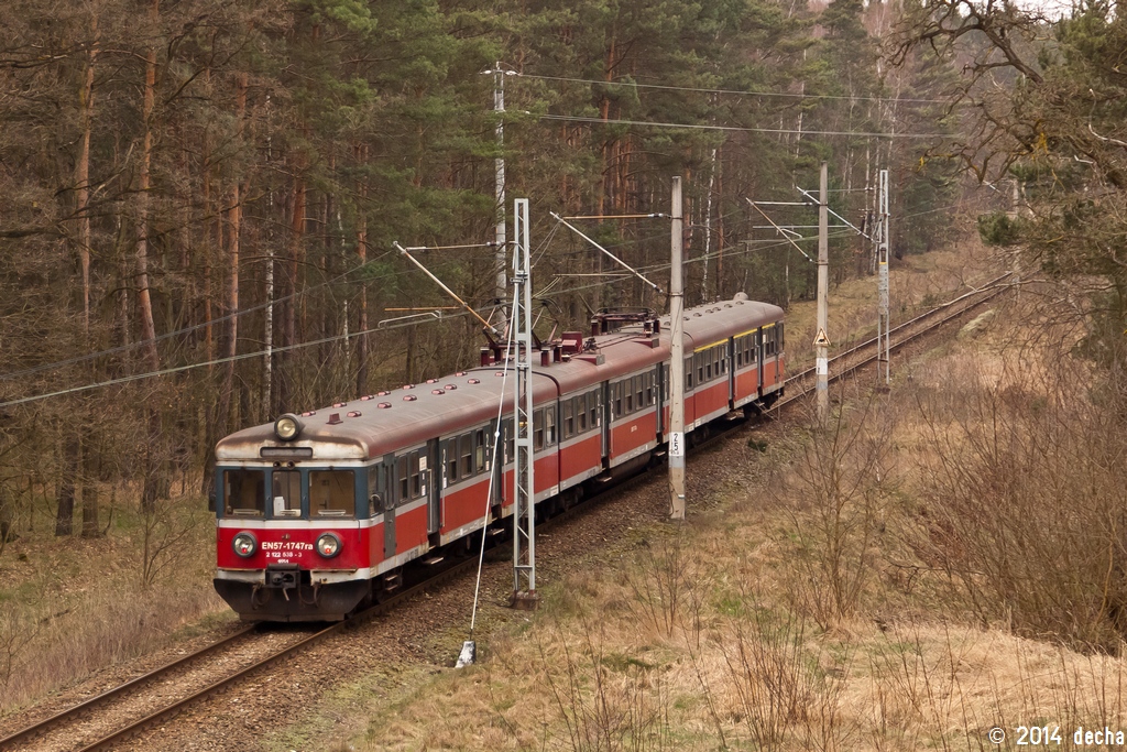 EN57-1747