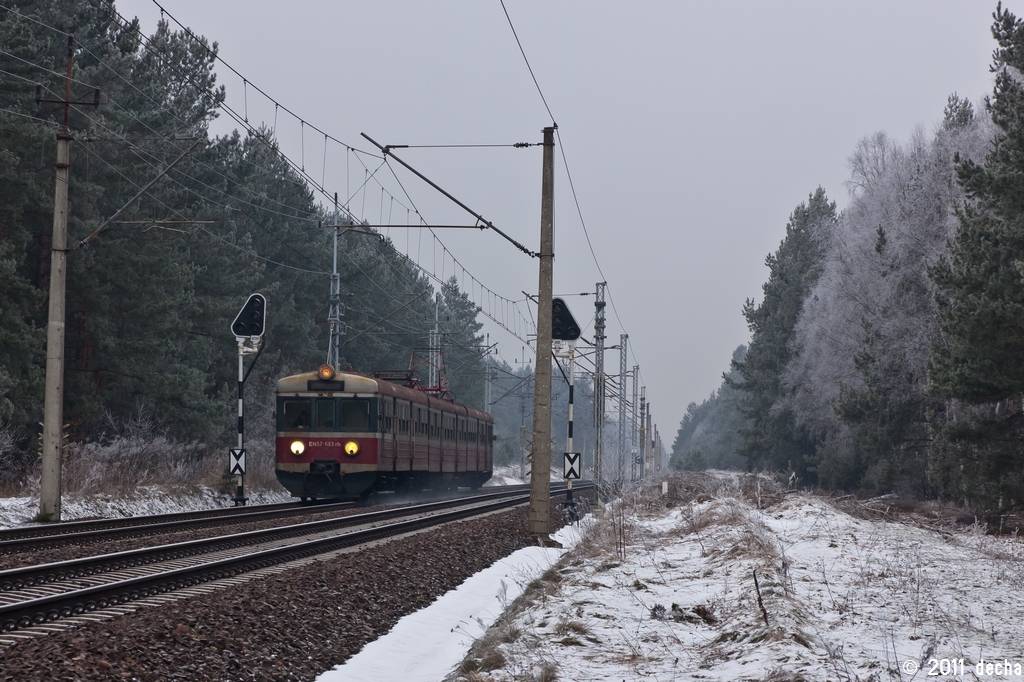 EN57-683