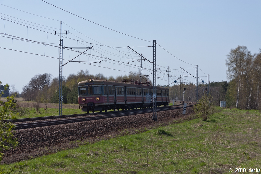 EN57-982