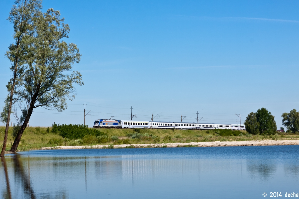 5 370 001