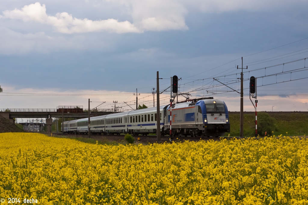 5 370 001