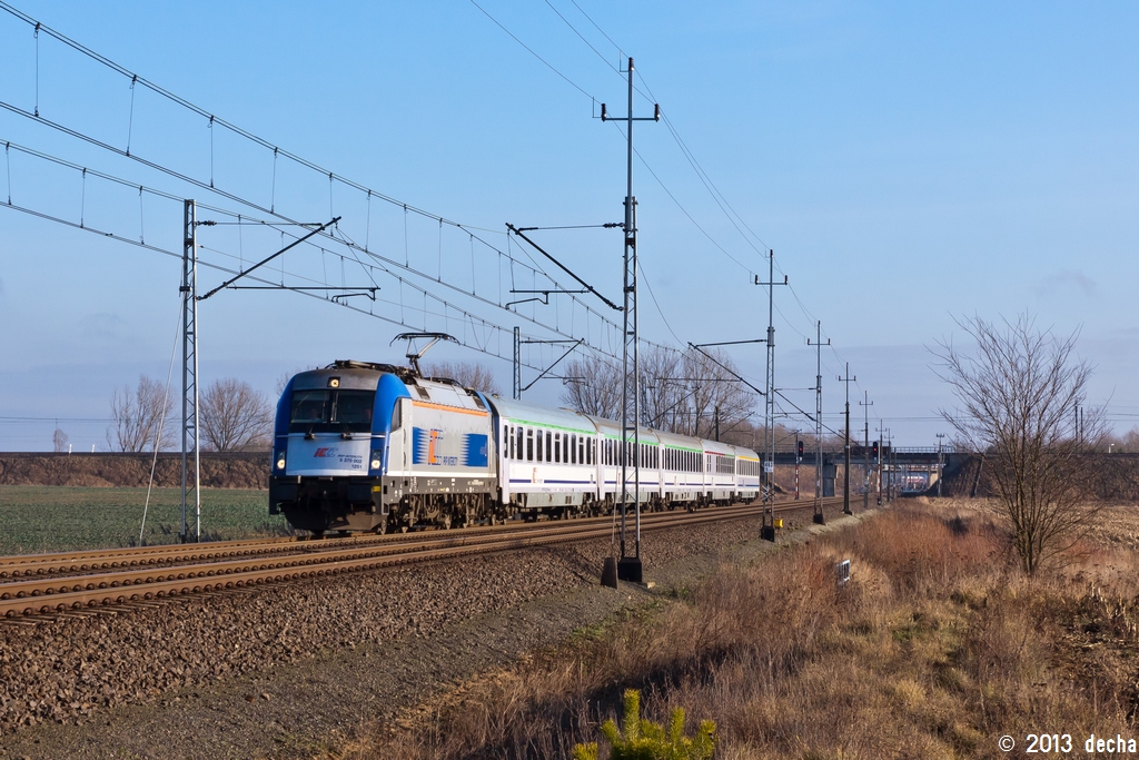 5 370 002