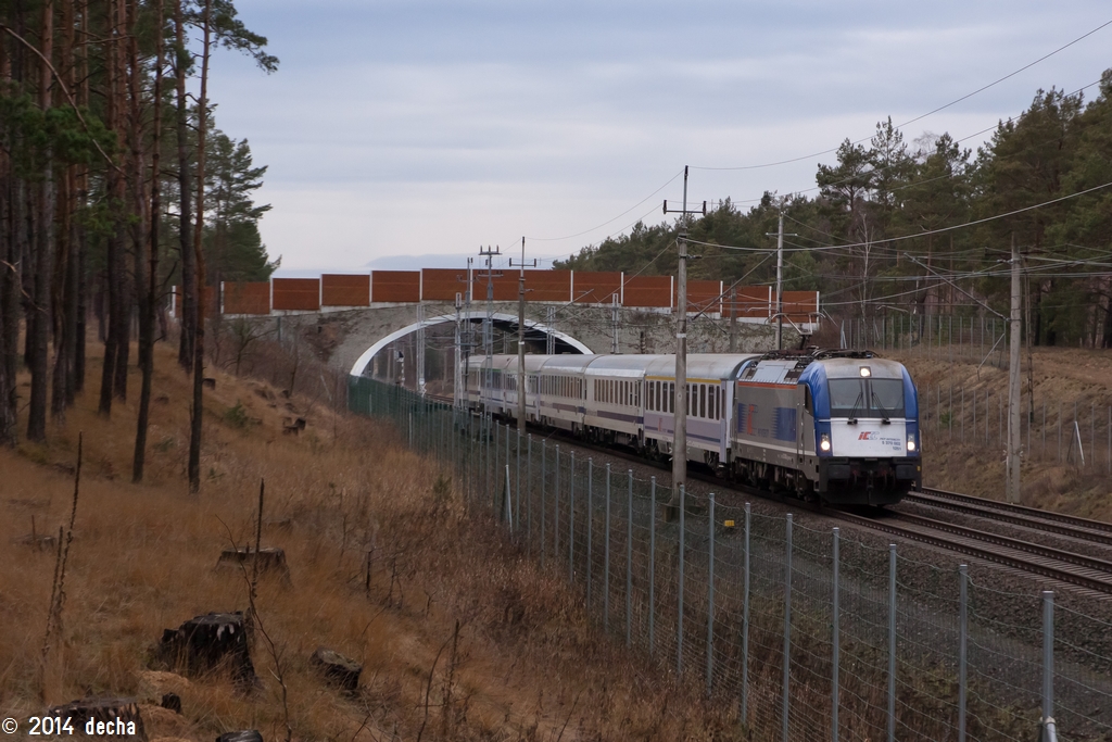 5 370 002