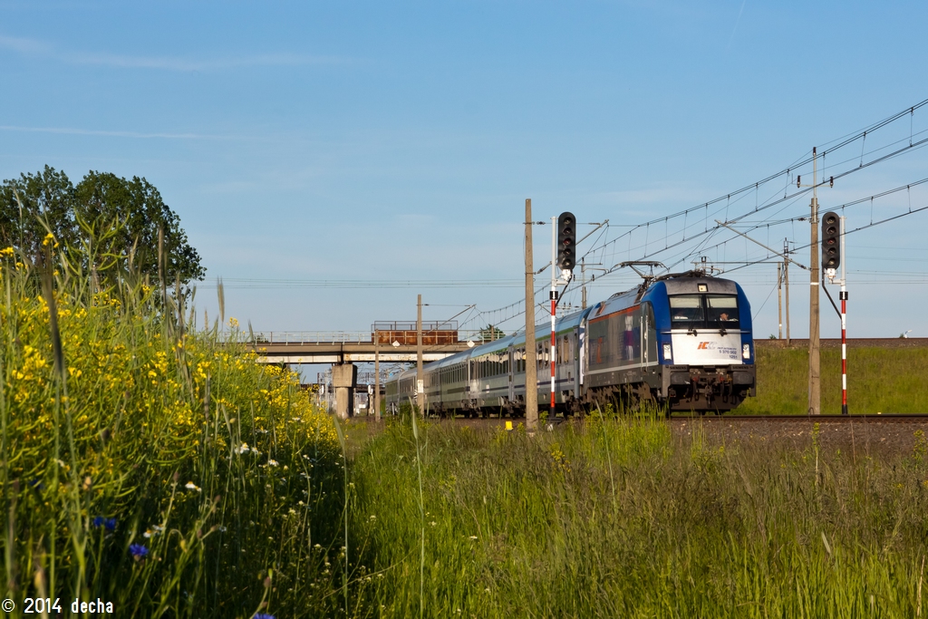 5 370 002