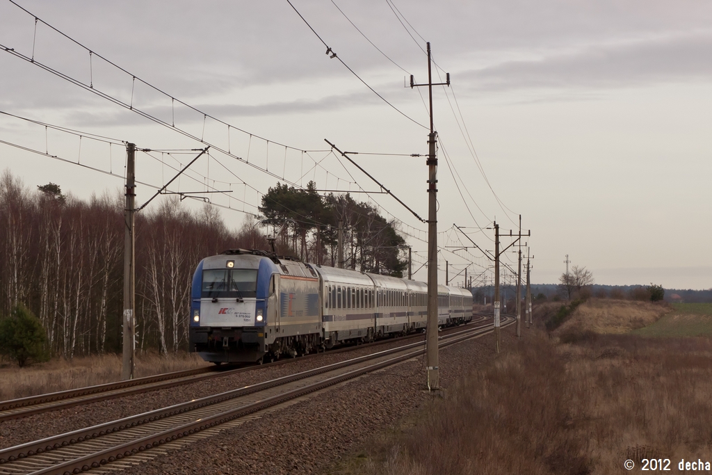 5 370 002