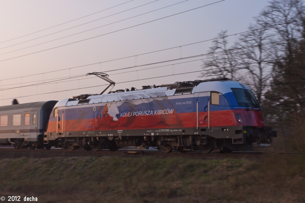 5 370 002