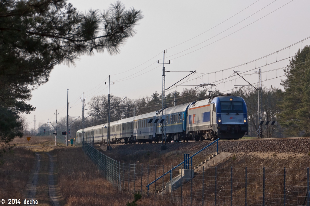 5 370 003