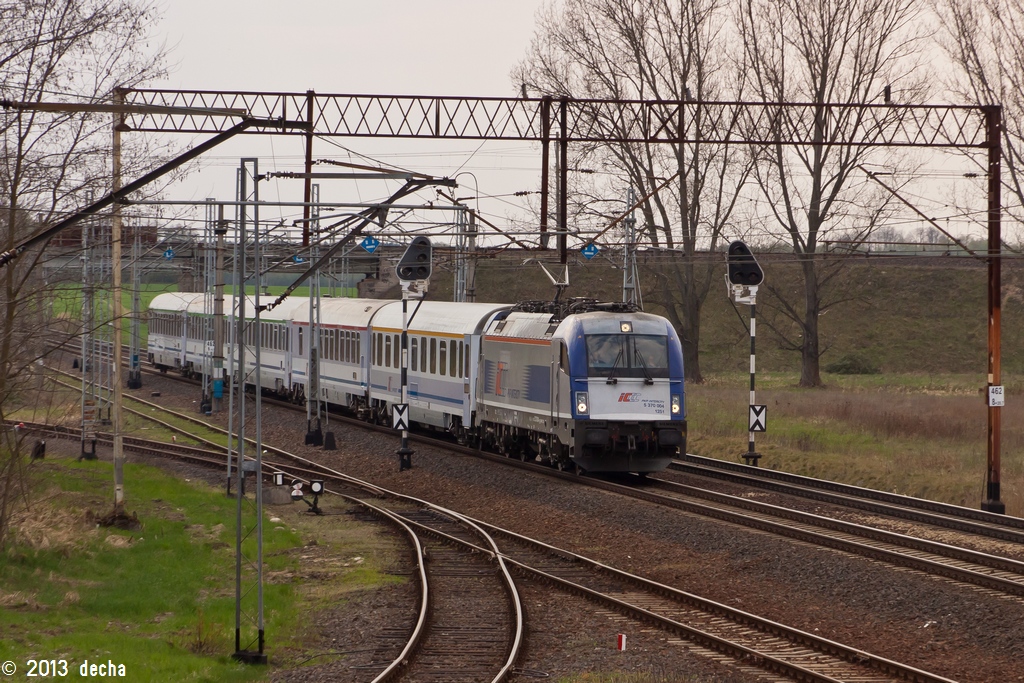 5 370 004