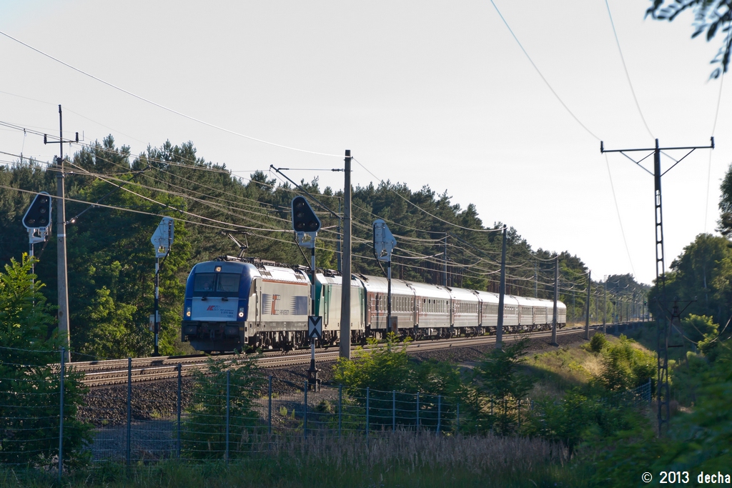 5 370 004