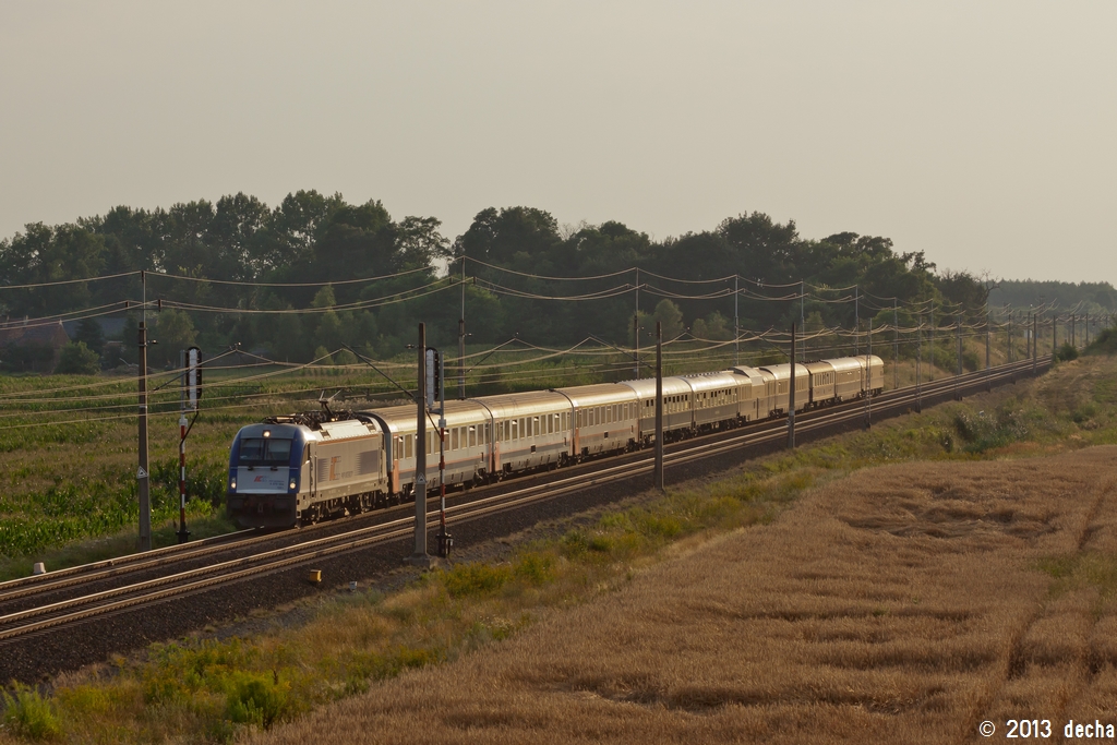 5 370 004