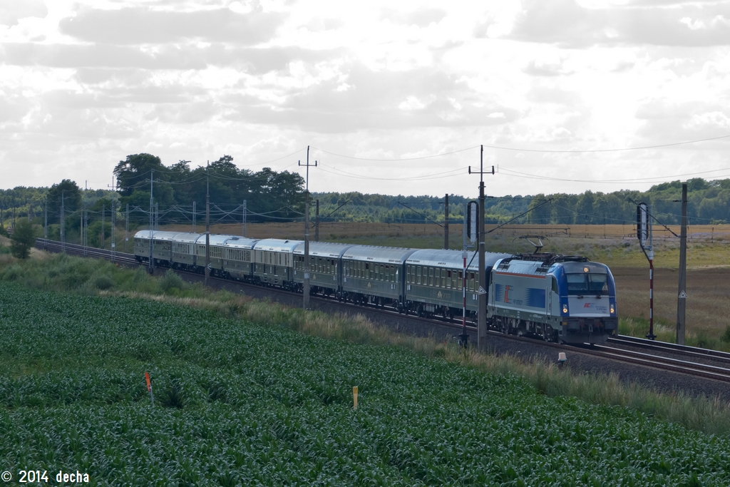 5 370 004