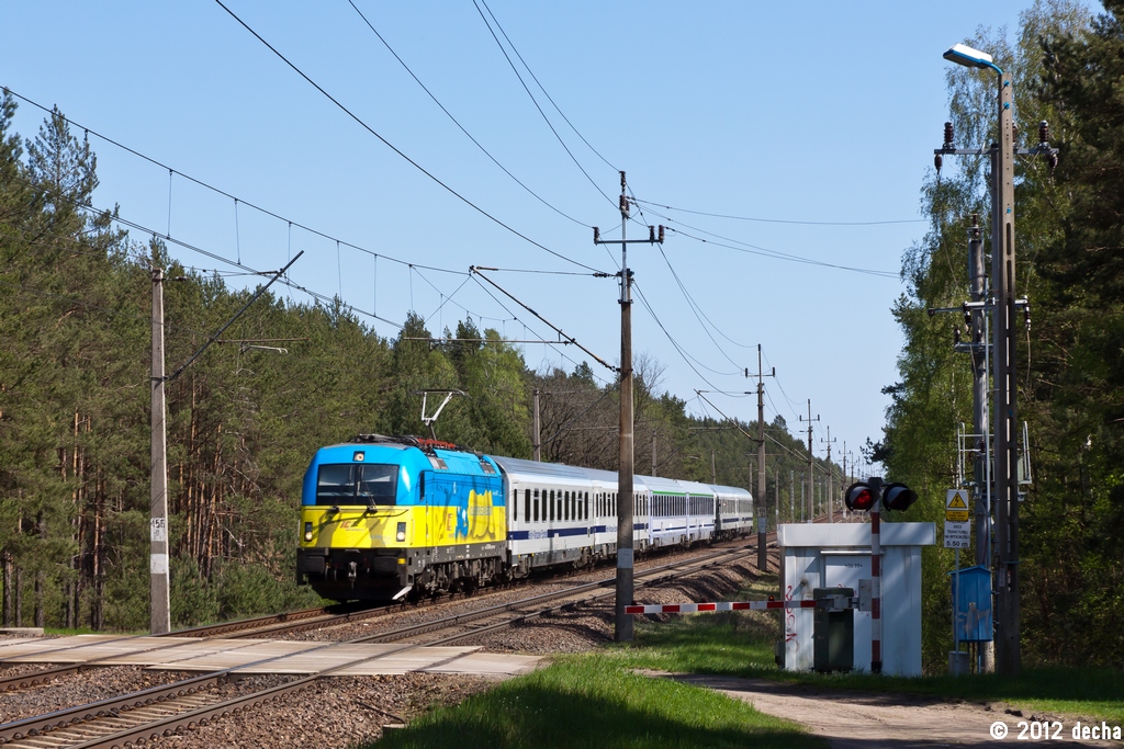 5 370 004