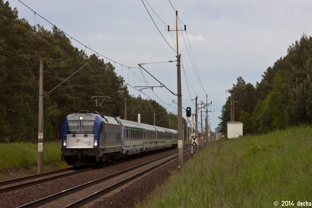 5 370 005