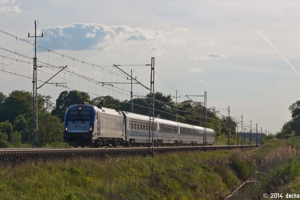 5 370 005