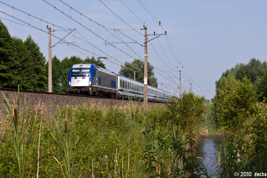 5 370 005