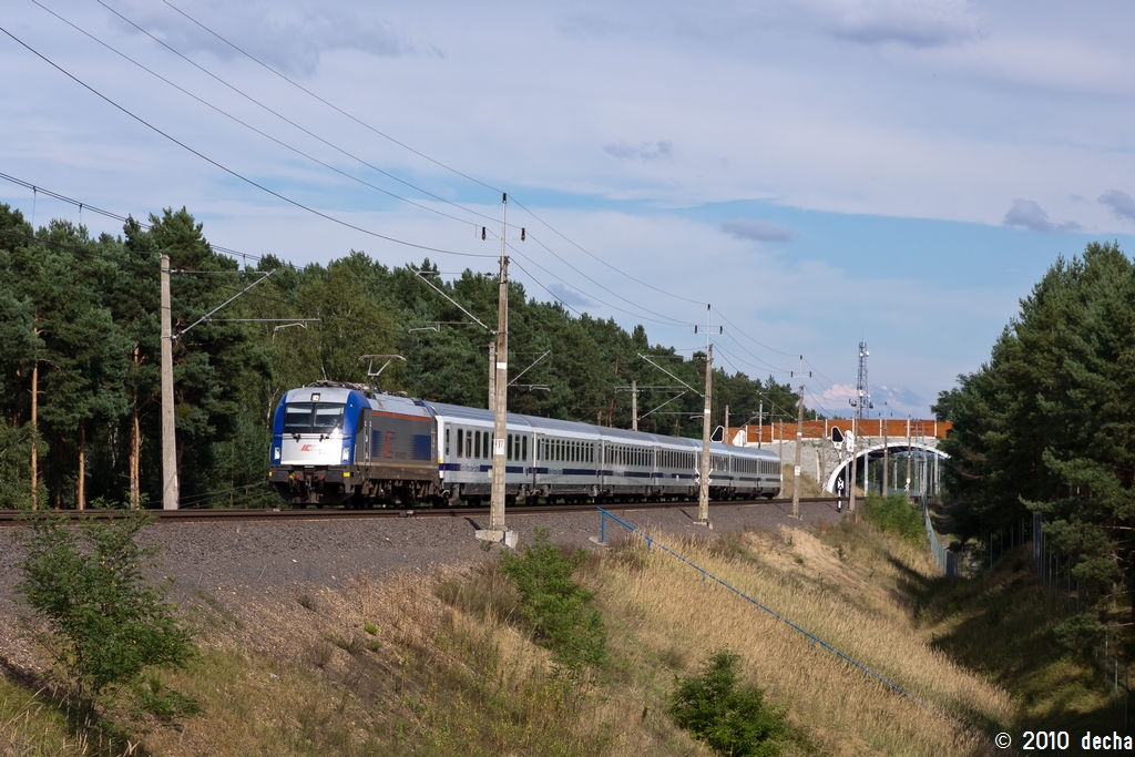 5 370 005