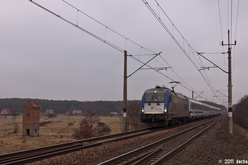 5 370 005