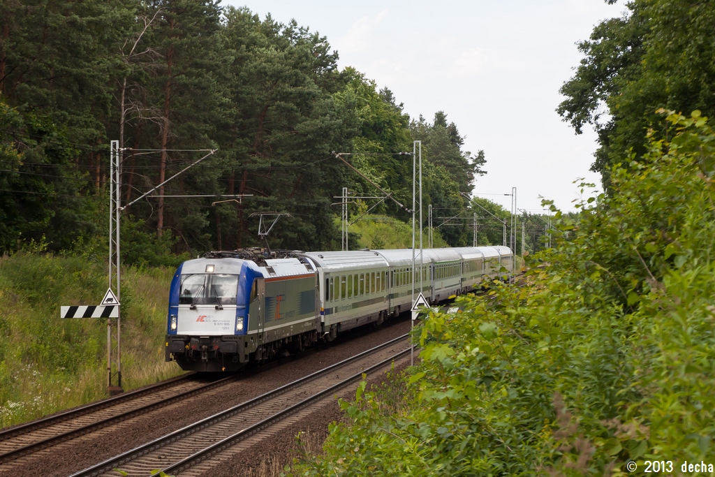 5 370 005