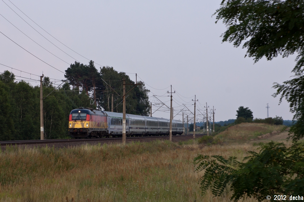 5 370 005