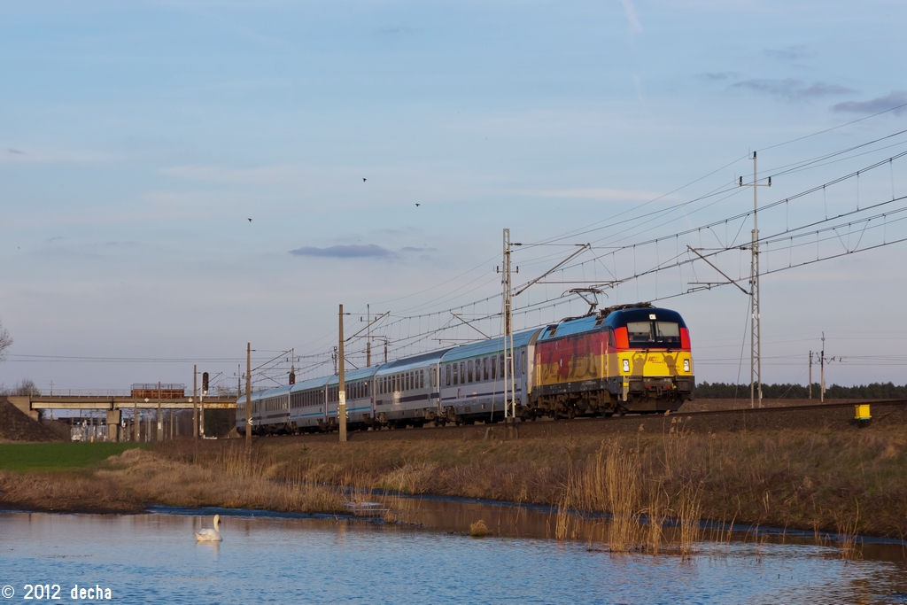 5 370 005