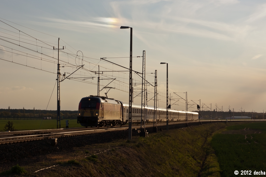 5 370 005