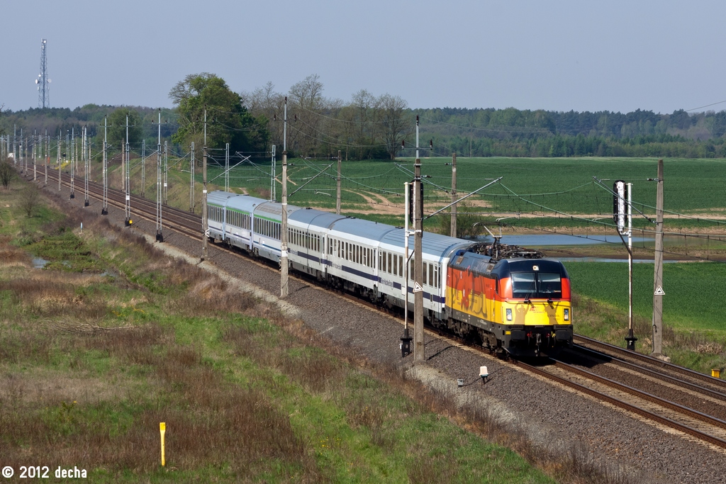 5 370 005