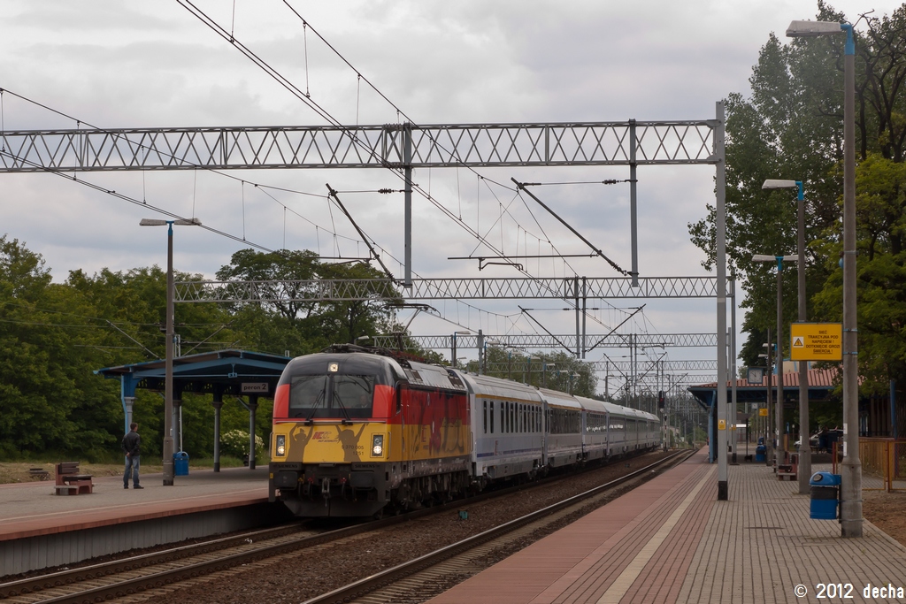 5 370 005