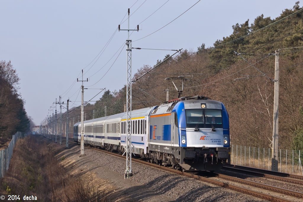 5 370 007