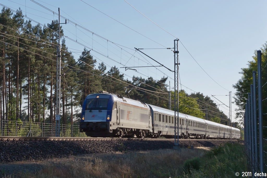5 370 008