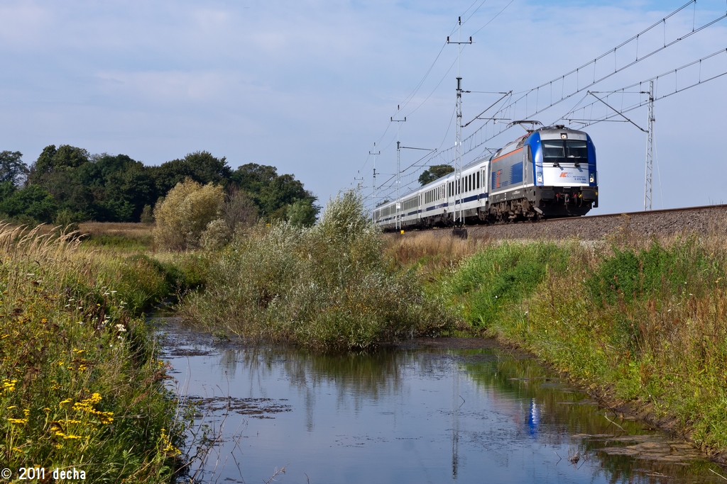 5 370 008