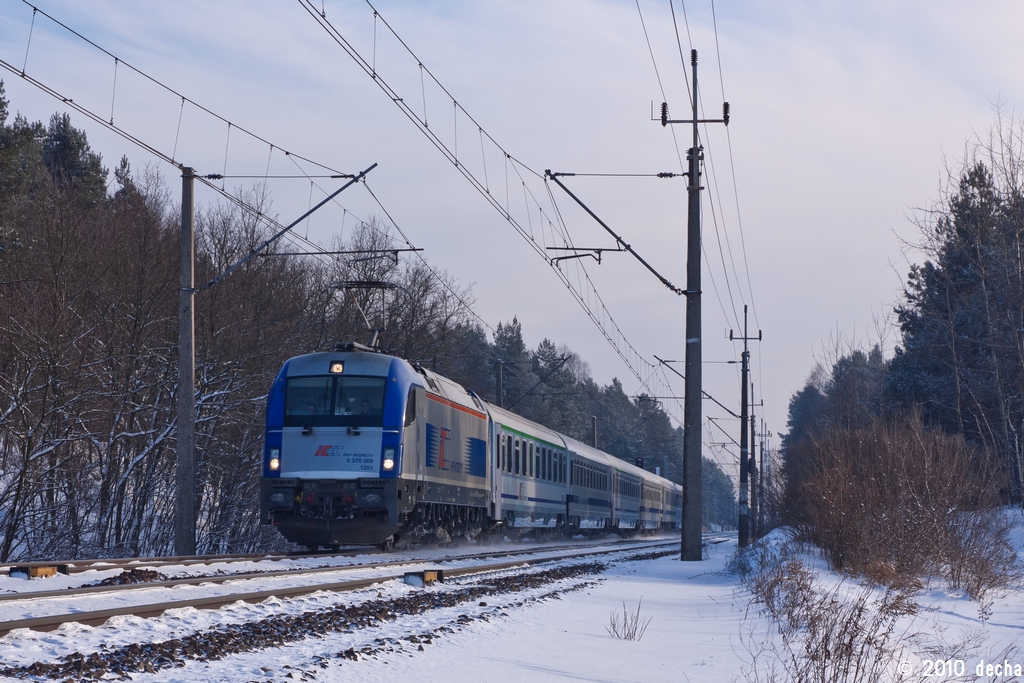 5 370 009