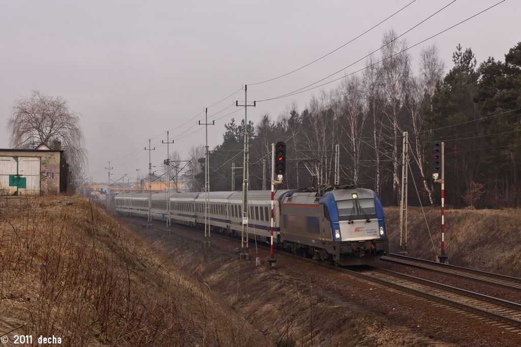 5 370 009