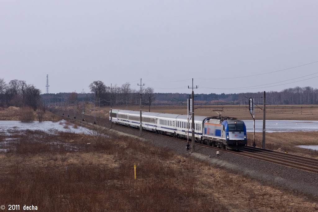 5 370 009