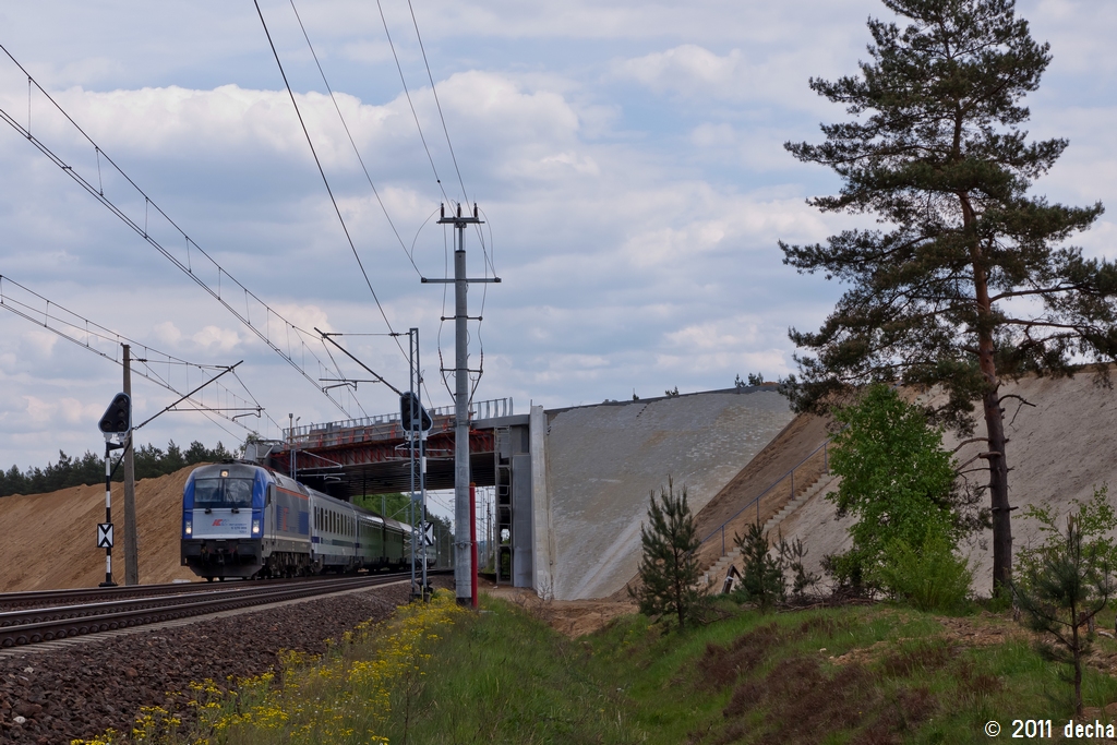 5 370 009