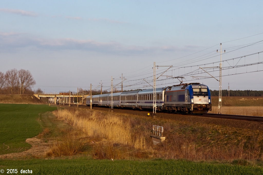5 370 009