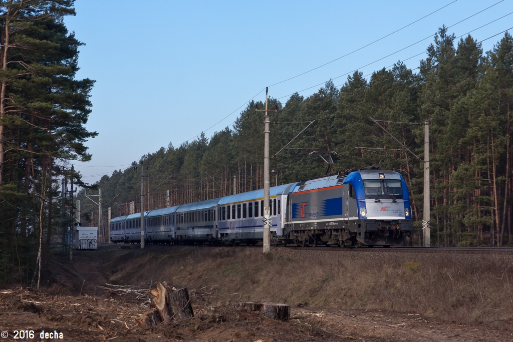 5 370 009