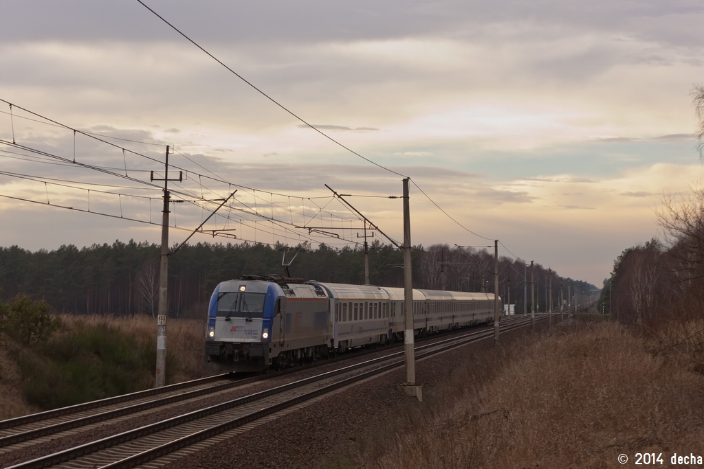 5 370 009