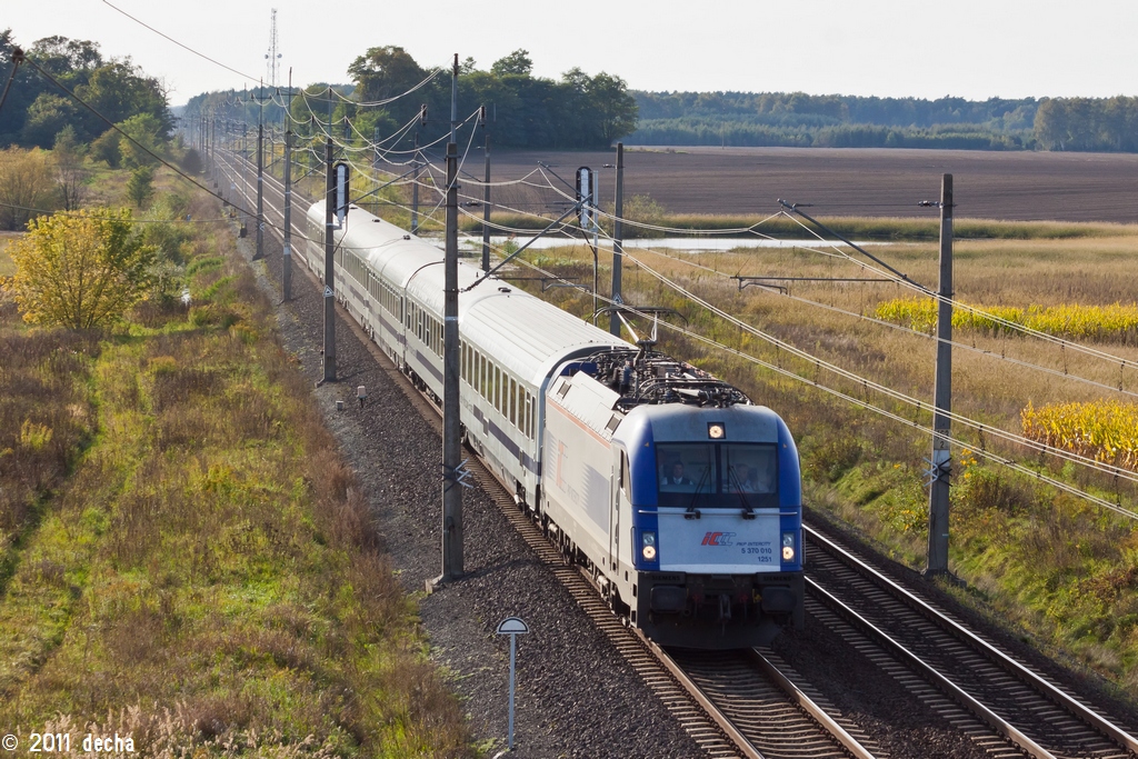 5 370 010