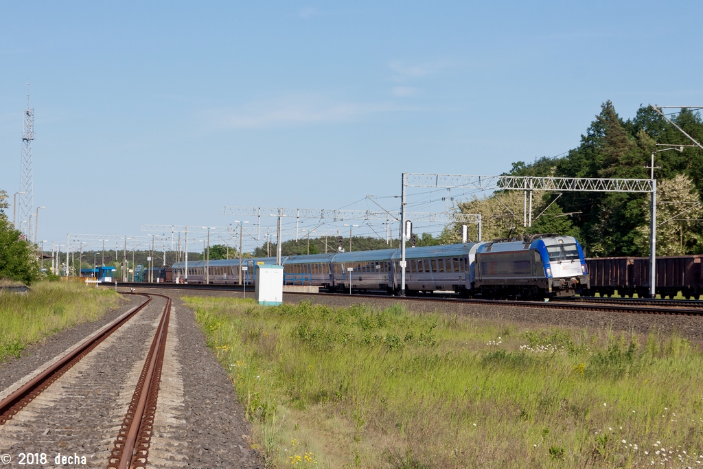 5 370 010