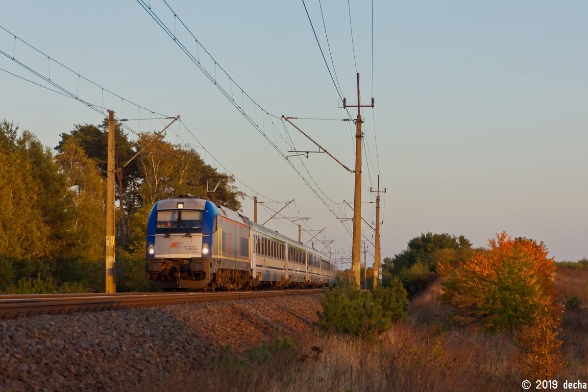 5 370 010