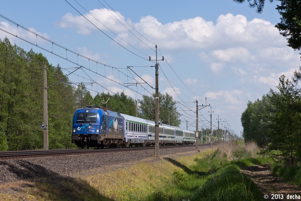 5 370 010